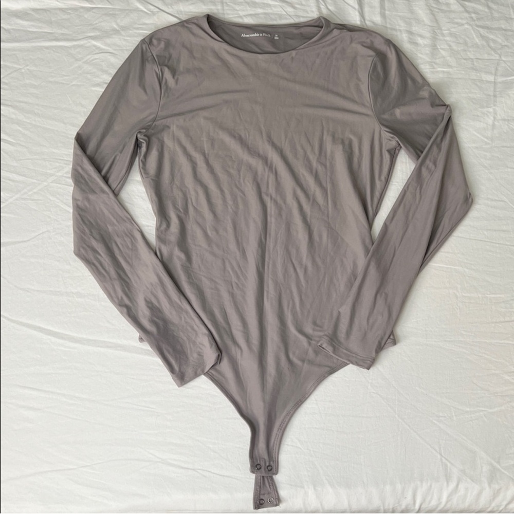 Abercrombie Long Sleeve Crewneck Bodysuit Taupe Size Medium